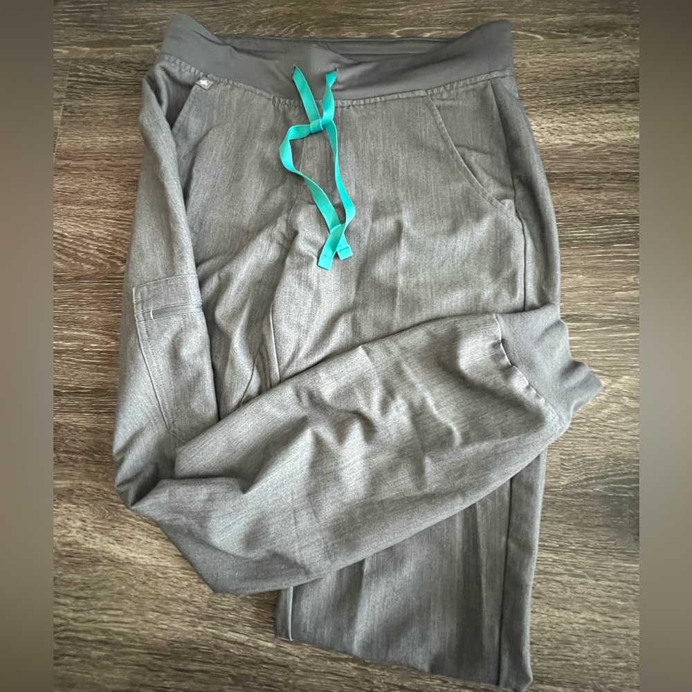 FIGS Women's Graphite Zamora™ - Jogger Scrub Pants - S / Graphite